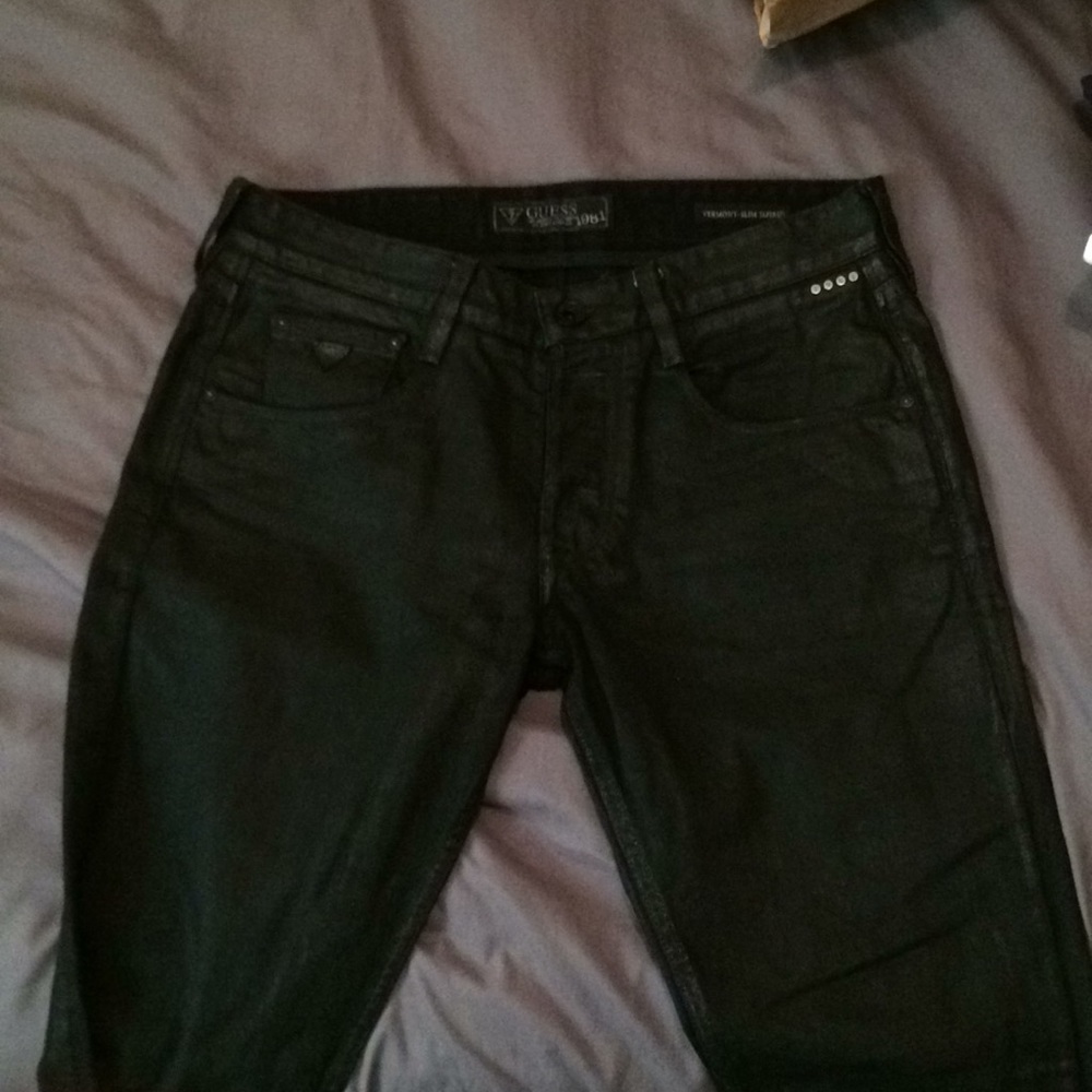 Men’s Guess Vermont-Slim Tapered Waxed Denim
